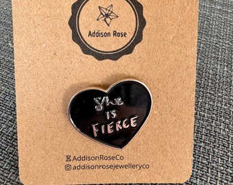 Emaille pin-badge She Is Fierce