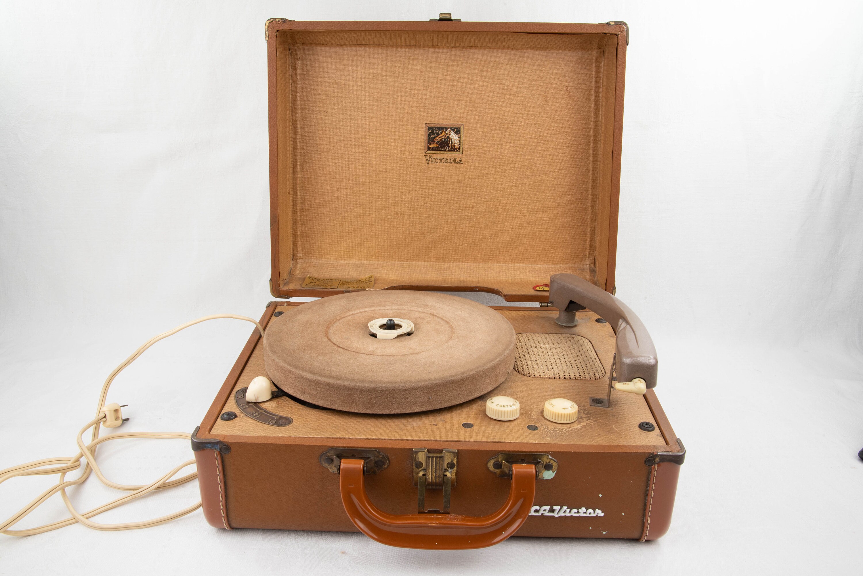 Vintage portable RCA Victor Victrola Record Player - Etsy 日本