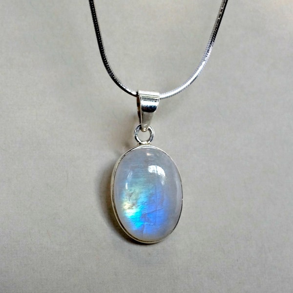 Grand pendentif ovale en pierre de lune bleue, collier en pierre de lune arc-en-ciel naturel, collier en cristal, collier avec pierre de naissance de juin, collier en argent avec pierres précieuses