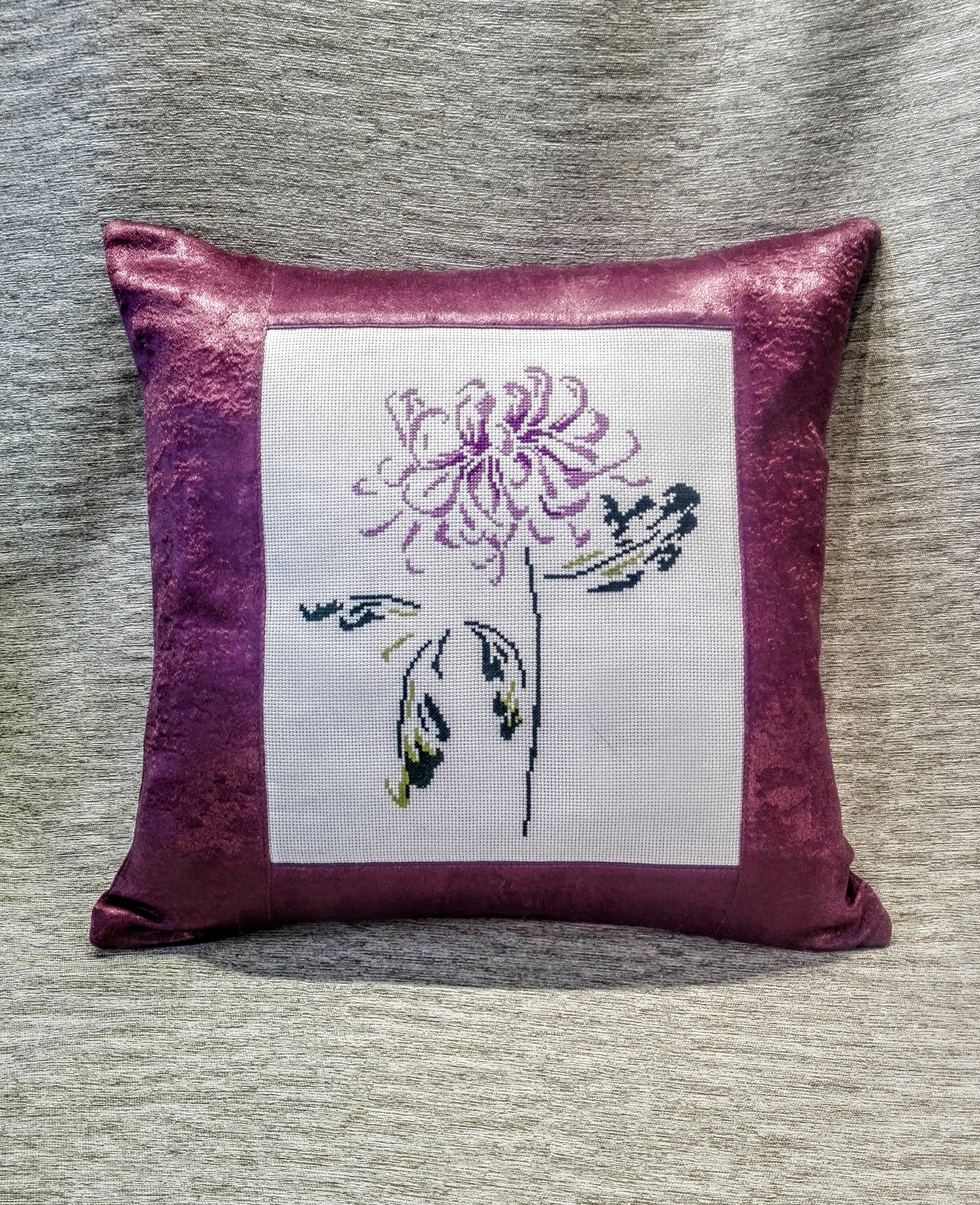 Floral embroidery pillowcase / decorative pillow made of Etsy