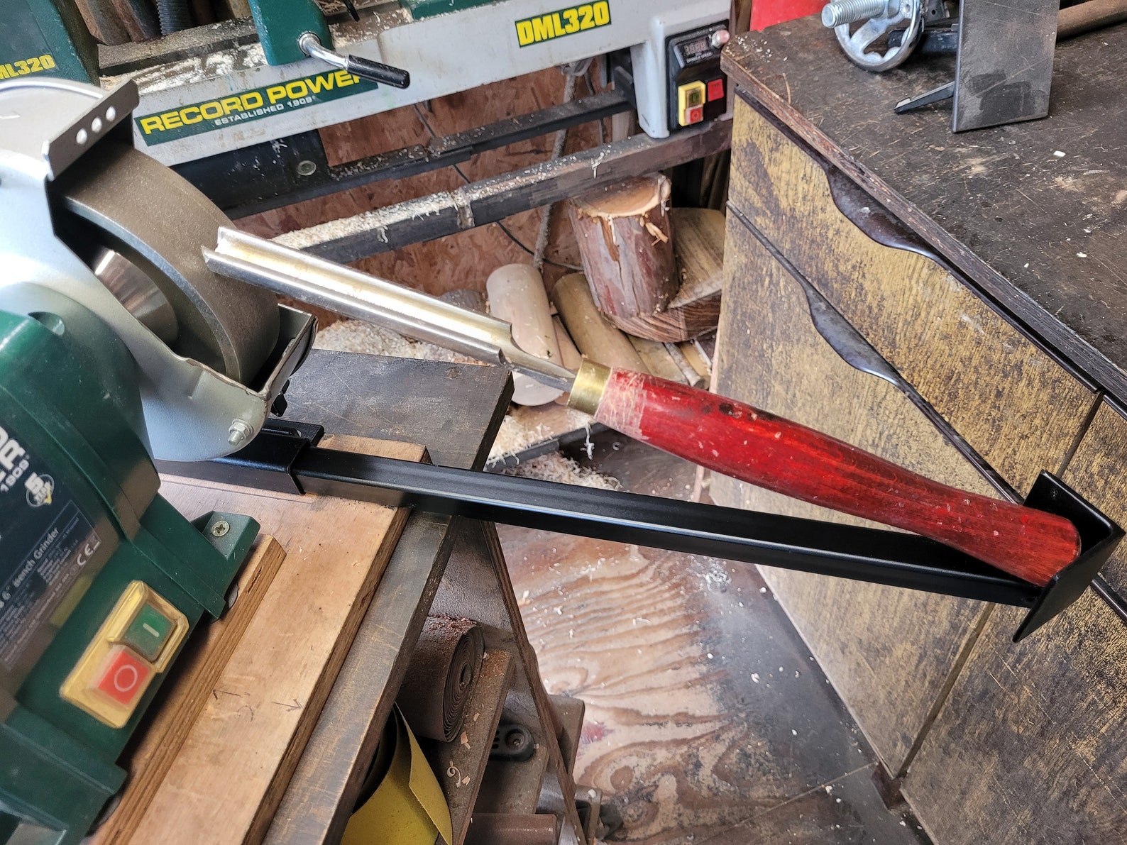 Woodturning Chisel Sharpening Jig for Gouge Chisels & Fingernail Grind