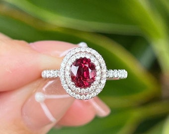 Genuine spinel oval faceted red spinel ring / 925 sterling silver ring / with zircons on side stones / engagement ring / wedding gift