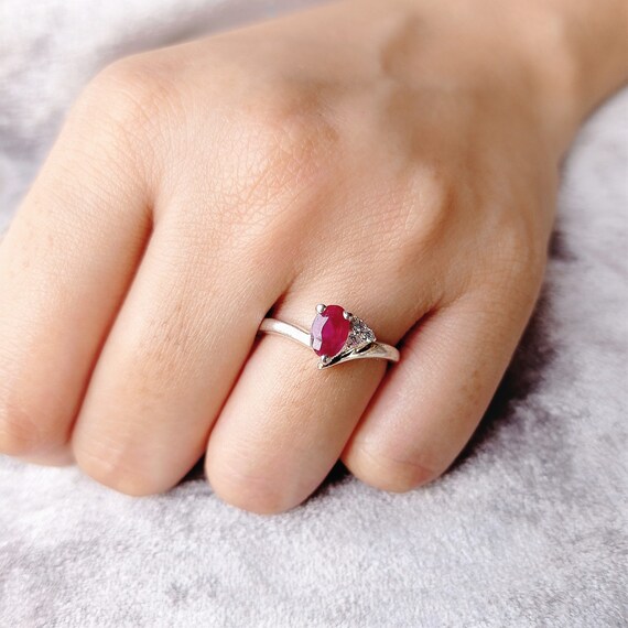 Handmade 925 Sterling Silver Ladies Oval Natural Ruby Ring Red