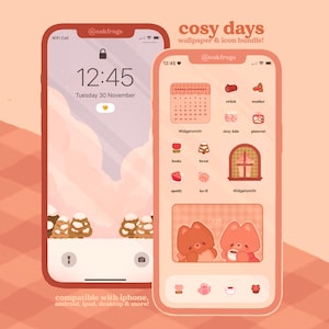 Op de afbeelding: Twee smartphones met een bijpassend thema. De schermen tonen een gezellig, geïllustreerd ontwerp met een kalender, pictogrammen en schattige berenpersonages. De tekst "cosy days wallpaper & icon bundle" is zichtbaar. De achtergrond is perzik van kleur.