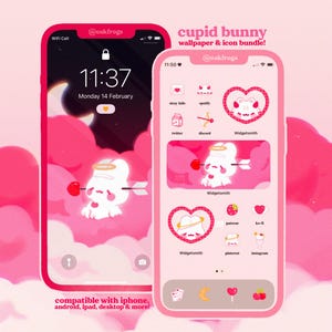 Op de afbeelding: Twee roze smartphones met een Cupido-konijn-thema. Eén toont een vergrendelscherm met een pijl doorboord konijn, de andere een startscherm met thema-iconen. Tekst luidt "cupid bunny wallpaper & icon bundle!" en "compatible with iphone, android, ipad, desktop & more!"