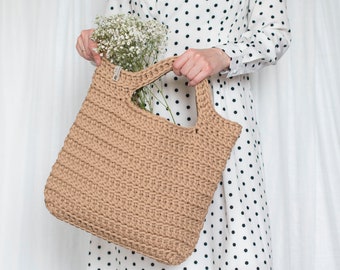 Trendy Crochet Tote Bag: Stylish Beige Rope Bag