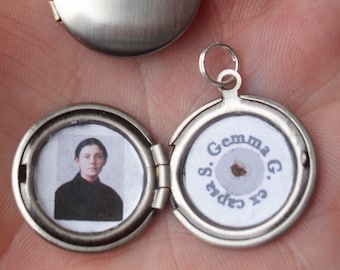 St Gemma Galgani antique silver relic locket with "ex capsa" relic