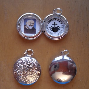 Medaglione con reliquia di San Padre Pio con immagine sacra