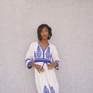 White Tunic embroidered kaftan, Bohemian embroidery tunic dress, embroidered tunic kaftan, Egyptian cotton. Summer, casual, home dress