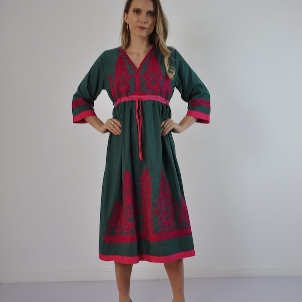 Robe tunique brodée verte à manches longues, robe tunique bohème, tunique d'été, tunique de plage, tunique de stations balnéaires, tunique hippie, caftan vert