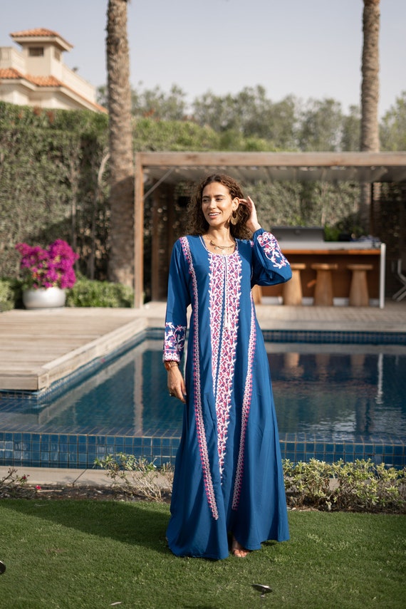 Chic caftan deals