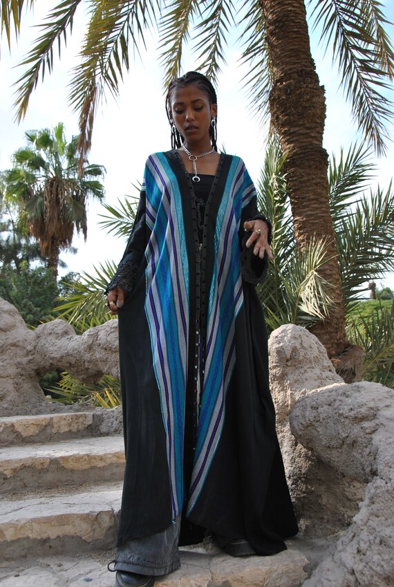 Luxurious Black Bedouin Hand Loomed Abaya With Crochet Details Winter Wool Kimono Black Kimono Abaya Handmade Abaya Abaya for Women Etsy Canada