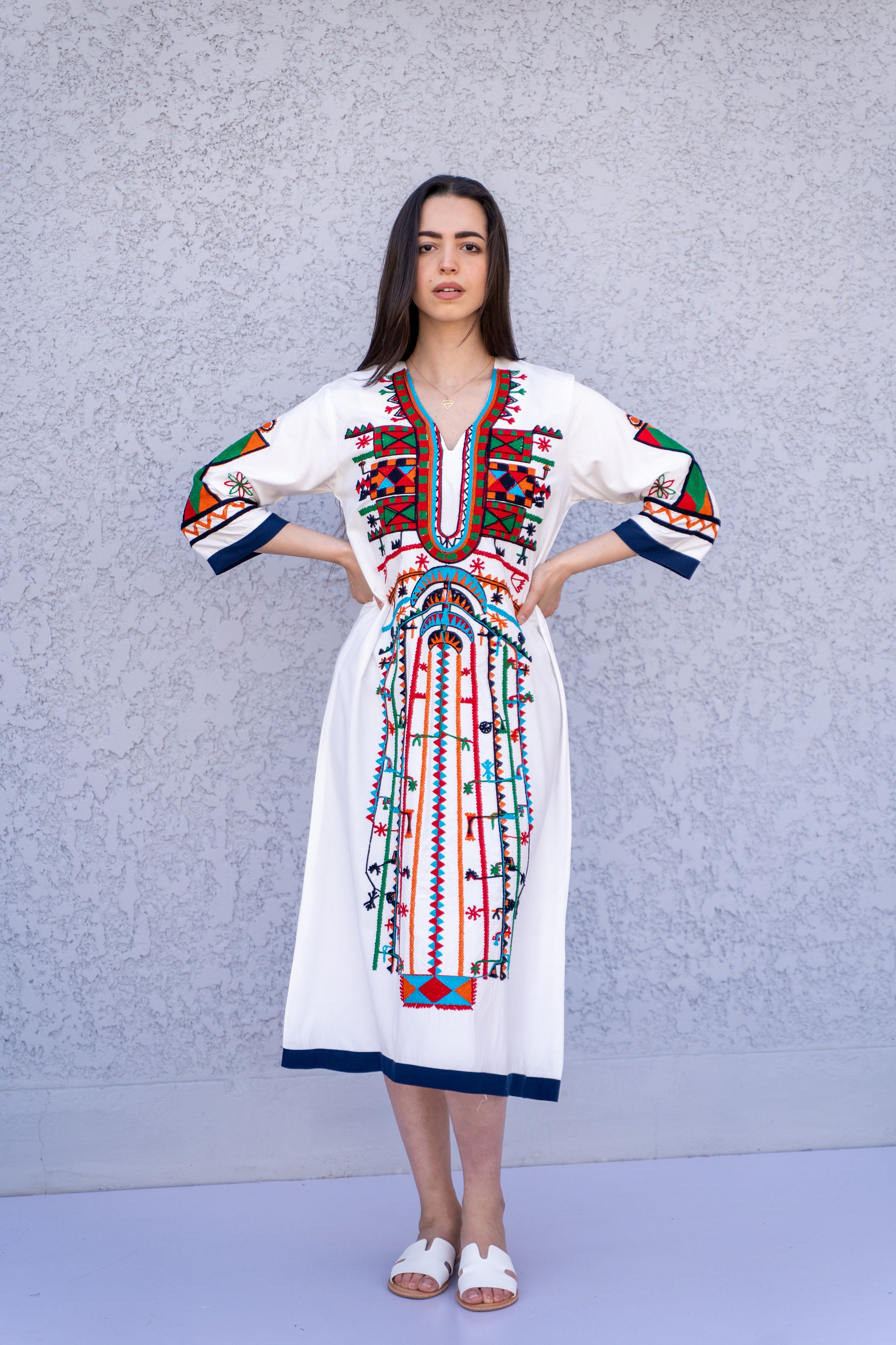NINE 刺繍カフタンチュニック ロング丈のカフタンチュニック の通販 - TIRAKITA.COM