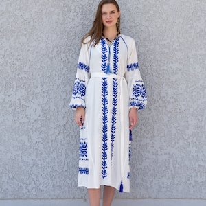 Chic Midi White cotton tunic kaftan dress, embroidered tunic dress, caftans for women, Egyptian cotton. Summer caftan, party, festival kafta