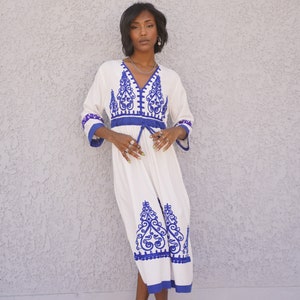 White Tunic embroidered kaftan, Bohemian embroidery tunic dress, embroidered tunic kaftan, Egyptian cotton. Summer, casual, home dress