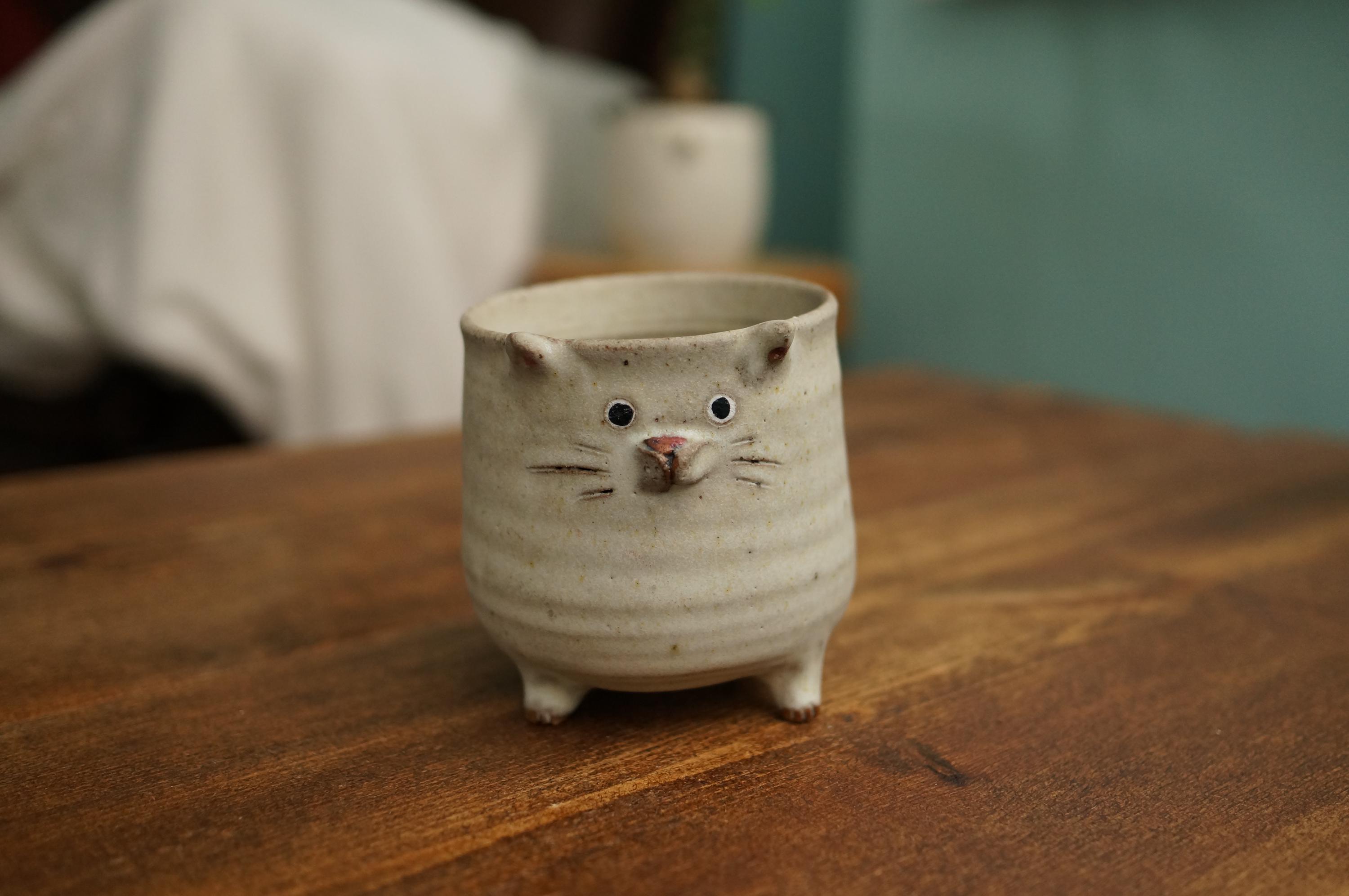 手作り陶器猫マグカップ：四つ足のストーンウェアティーカップ - Etsy 日本