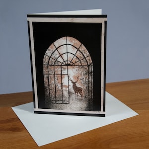 Carte de vœux A5, reproduction du tableau de sable "Cerf à travers la porte"