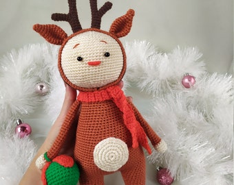 Handmade Knitted Christmas Deer: Wool Holiday Toy