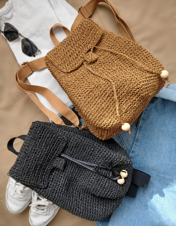 Raffia Backpack With Removable Brooches - Summer Straw Bag  display picture 1