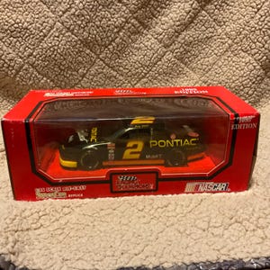 1993 NASCAR Racing Champions #2 Rusty Wallace Pontiac Diecast - 1:24