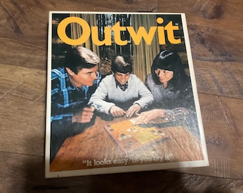 1978 Parker Brothers Outwit Game