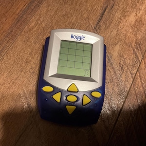 2002 Hasbro Electronic Handheld Boggle Game - works
