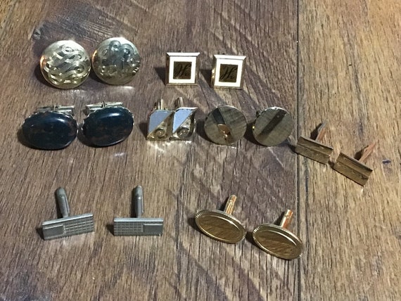 Vintage Lot of 8 Pairs of Cufflinks- Gold Toned- … - image 1