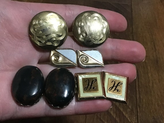 Vintage Lot of 8 Pairs of Cufflinks- Gold Toned- … - image 3