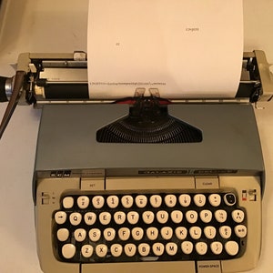 Vintage Smith Corona Galaxie Deluxe Portable Typewriter