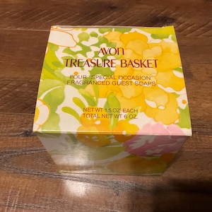 Vintage AVON Treasure Basket w/ Special Occasion Fragranced Guest Soaps