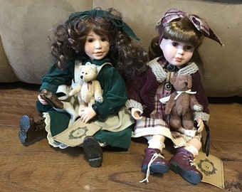 1999 The Boyds Collection Yesterdays Child Laura & Nellie Porcelain Dolls