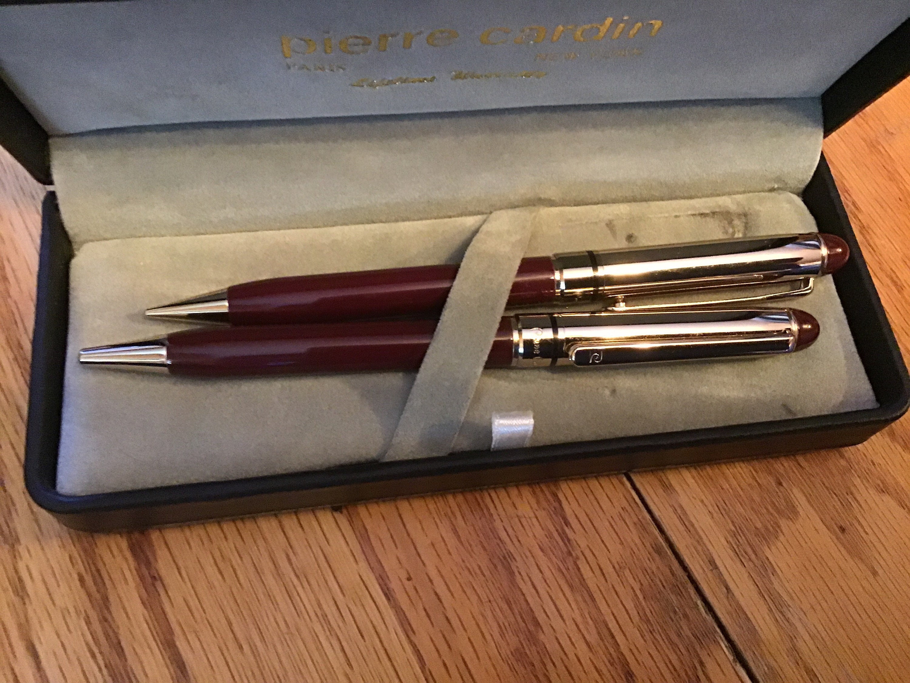 未使用【万年筆セット 10本】Envolee Pierre Cardin Pierre Cardin Paris New York Lifetime Warranty Pen And