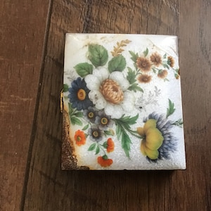 Vintage Metal & Enamel Jewelry Trinket Box