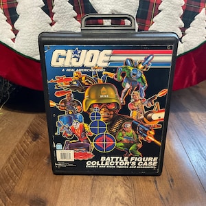 1991 Hasbro GI Joe Battle Figure Collectors Case with Figures and Accessories