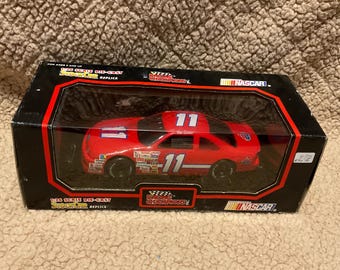 1992 NASCAR Racing Champions #11 Bill Elliot Amoco 1:24 Diecast