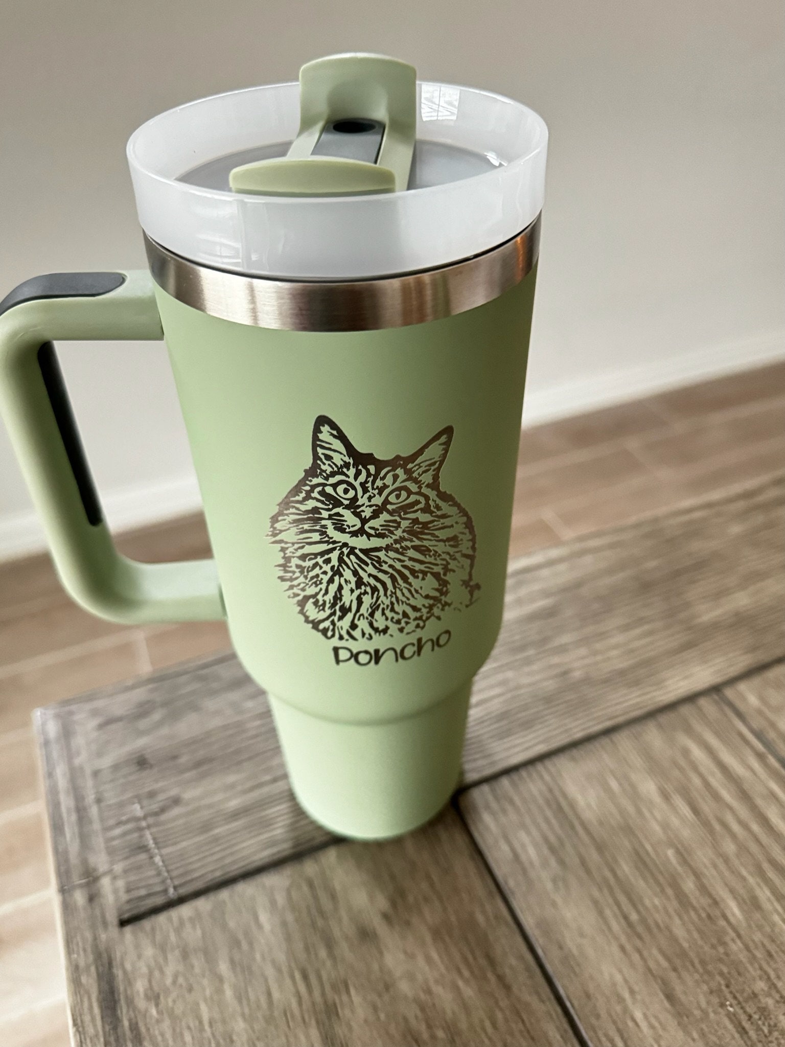 Pet Picture Tumbler Personalized w/Your Pet's picture & name on a bottle