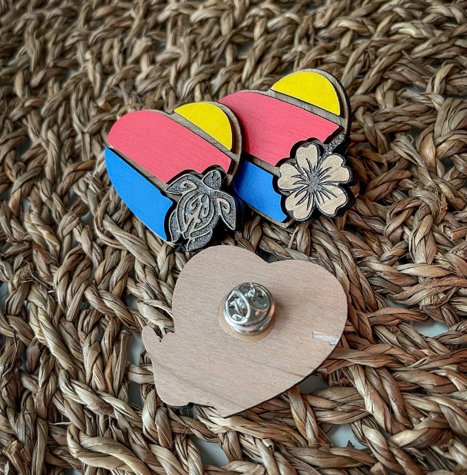 Hawaii Airline Pin – Tropical Cherry Wood Aviation Lapel Tag