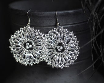 Monochrome beaded earrings_silver seed bead earrings_round silver earrings_statement wedding jewelry_boho wedding style_beadwork_minimalist