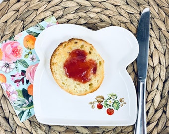 Toast Plate | Strawberry | Dinnerware I Ceramic | Stoneware I Handmade Pottery I White