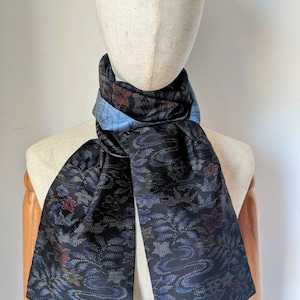 bufanda de kimono, bufanda de seda, bufanda azul, bufanda infinita, bufanda de moda, bufanda para toda la temporada, bufanda de lujo, bufanda de mujer, regalo para ella