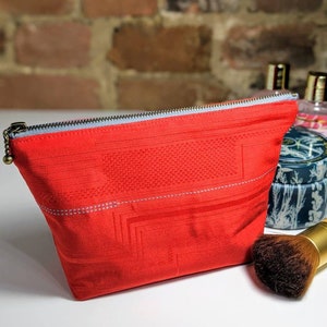 kimno cosmetic, makeup pouch, zippered bag