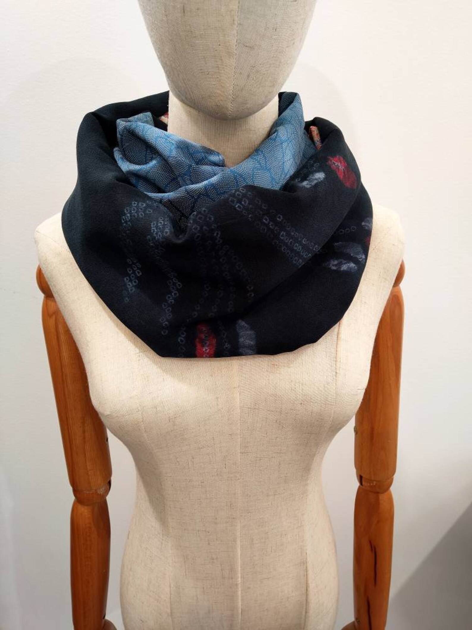 Foulard carré en soie pour homme collection france masculin cbfch2254 Taille 70 cm x 70 cm
