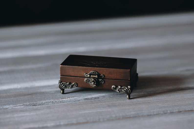 Personalized engagement ring box with engraving
