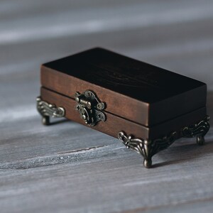 Rustic wooden box for wedding rings