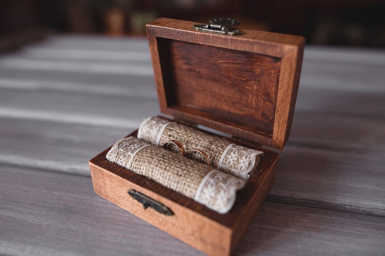 Rustic ring box Ring box wedding Ring box Engraved ring box Custom ring box Wood ring box Ring box holz Ring box proposal Ceremony ring box