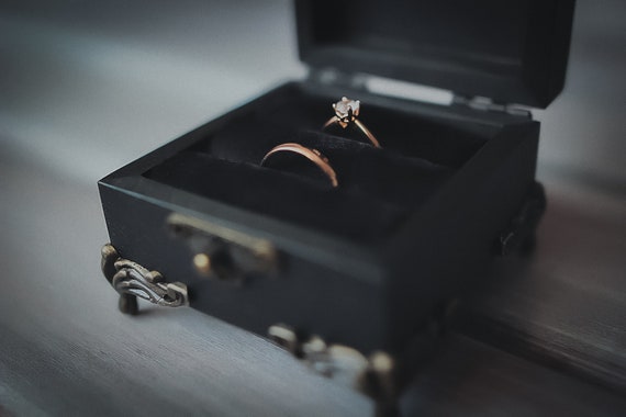 Gothic on sale ring box