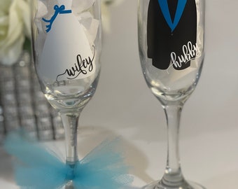 Wedding Flutes, Hubby and Wifey, Champagne Flutes, Bridal Flutes, Customized Wedding Flutes, Toasting Flutes