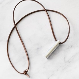 Collar cápsula con letras de Newt Collar de Newt de Maze Runner Merchandising de TMR Joyas de Maze Runner