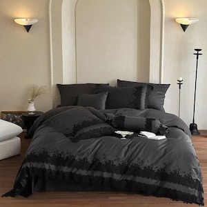 Juego de cama de lujo de algodón egipcio de 1000 hilos con encaje negro gótico, funda nórdica Dark Elegance a223 con mariposas bordadas.