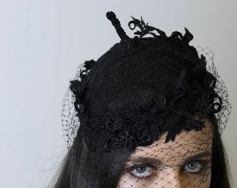 Embroidered cap, with black veil, ideal for any event oh for a special wedding